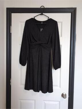 Medium NWT black long sleeve dress